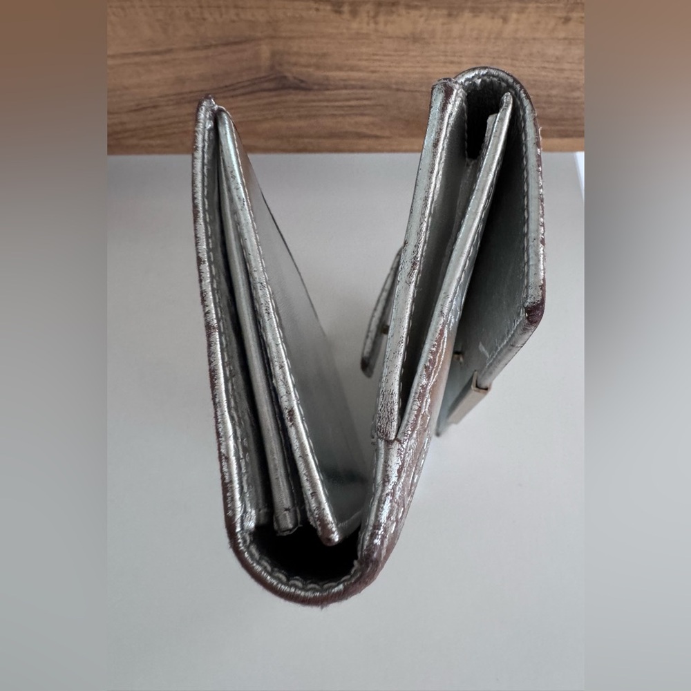 Gucci Silver Continental Wallet. - Picture 9 of 9